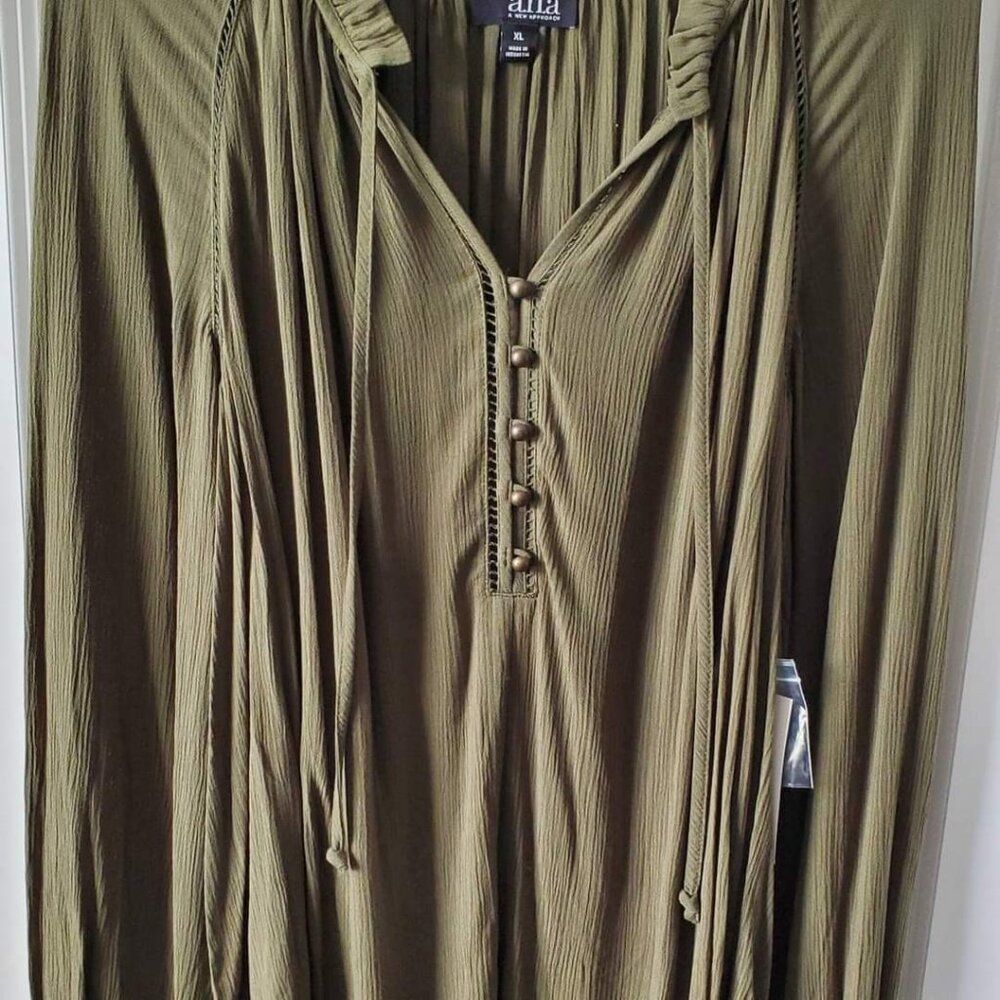 Pretty Anna blouse - avocado- never worn - size XL